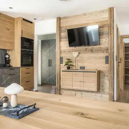 Waidmannsheil - 67qm By Interhome